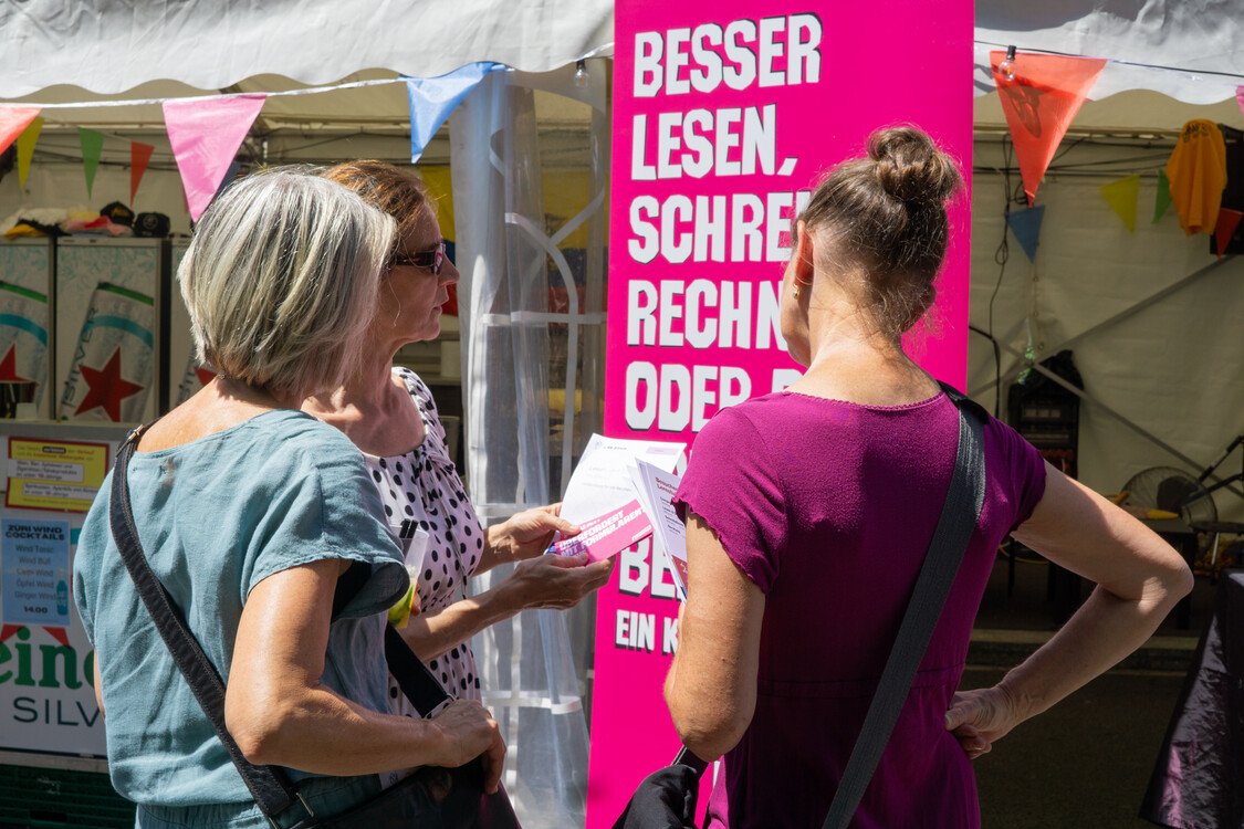 Dr. Christoph Meier ist Geschäftsführer  swiss competence centre for innovations in learning (SCIL). In seinem Referat spricht darüber, wie die Künstliche Intelligenz die Berufsbildung verändern könnte und fragt sich, ob die Zukunft fehlerfrei ist.