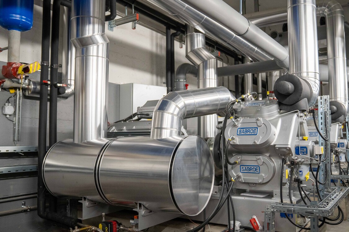 Energiezentrale im Kellergeschoss des Bildungszentrums für Erwachsene (BiZE).