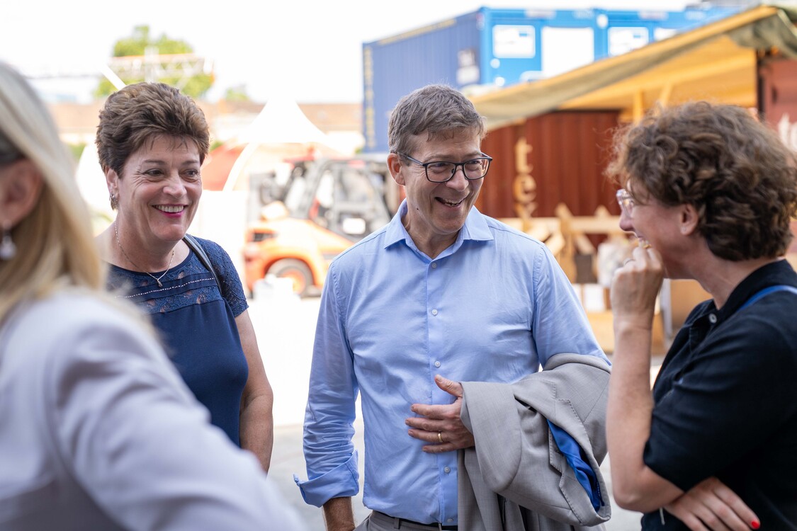 spatenstich umbau militärkaserne zürich, regierungsrätin silvia steiner mit amtschef nik schatzamann