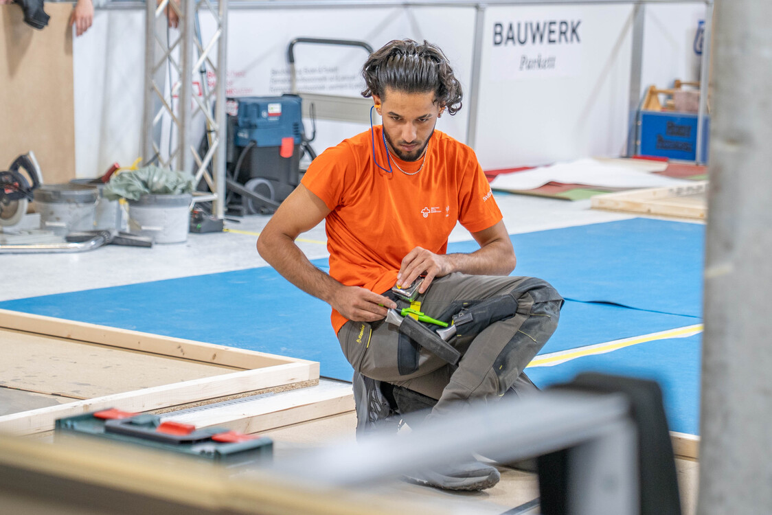 Teilnehmer START Berufsbildung der EB Zürich besuchen die SwissSkills 2025 in Bern.