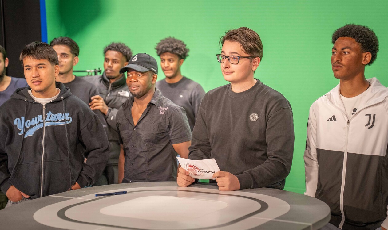 Besuch des Kurses Integrationsvorlehre INVOL beim Schweizer Radio und Fernsehen SRF in Zürich/Leutschenbach
